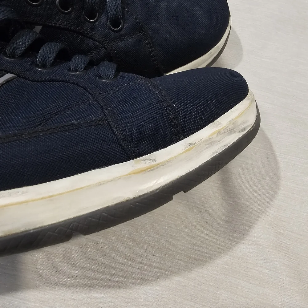 PRADA - Picture 5 of 8